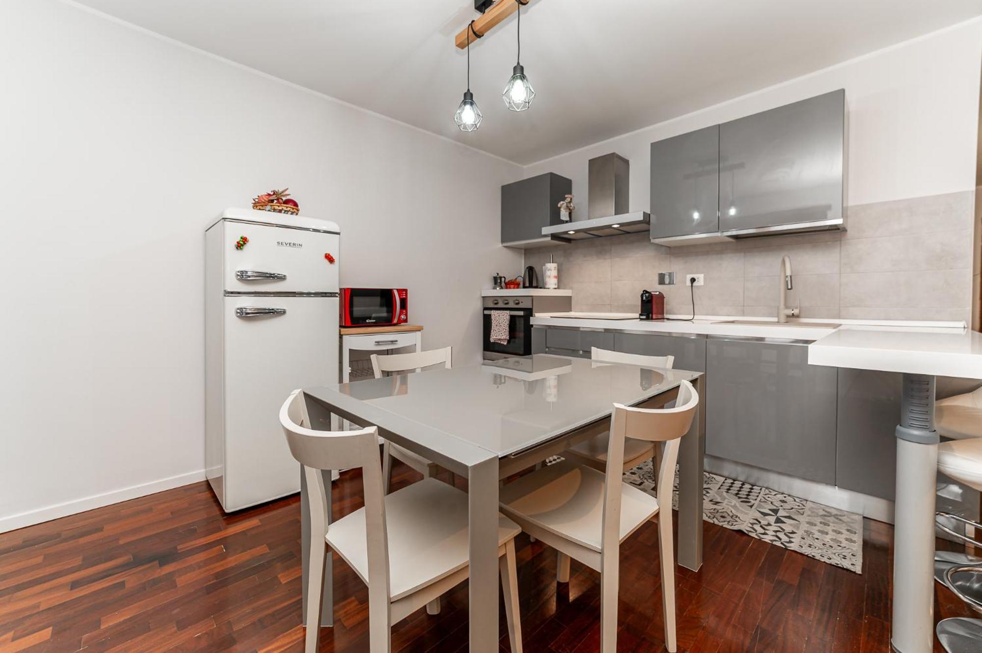 Elegant Penthouse - Metro Conca D'oro & Terrace Apartment *