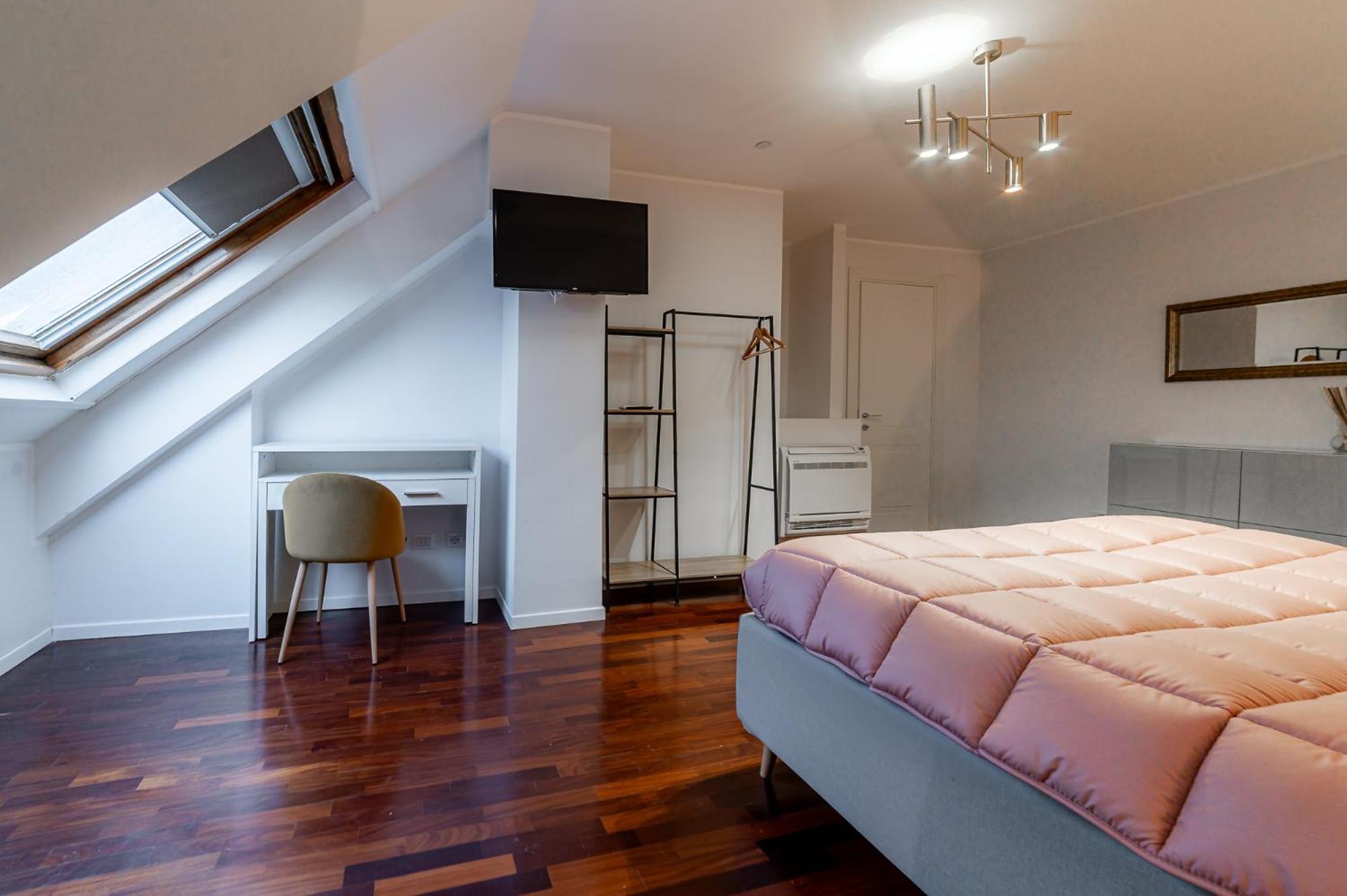 Apartment Elegant Penthouse - Metro Conca D'oro & Terrace